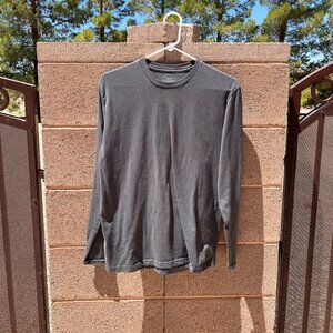 True Classic Long Sleeve Tee - M